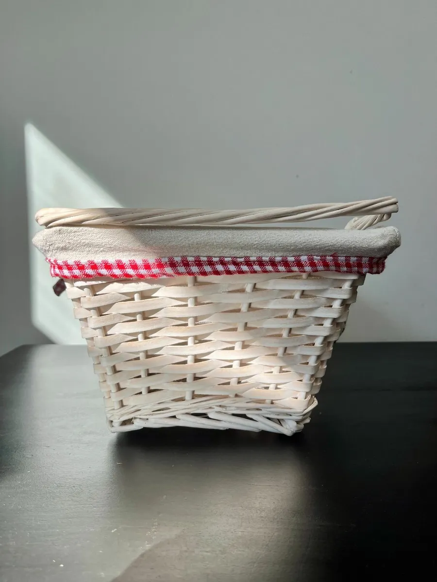 White Wicker Picnic Basket - Image 3