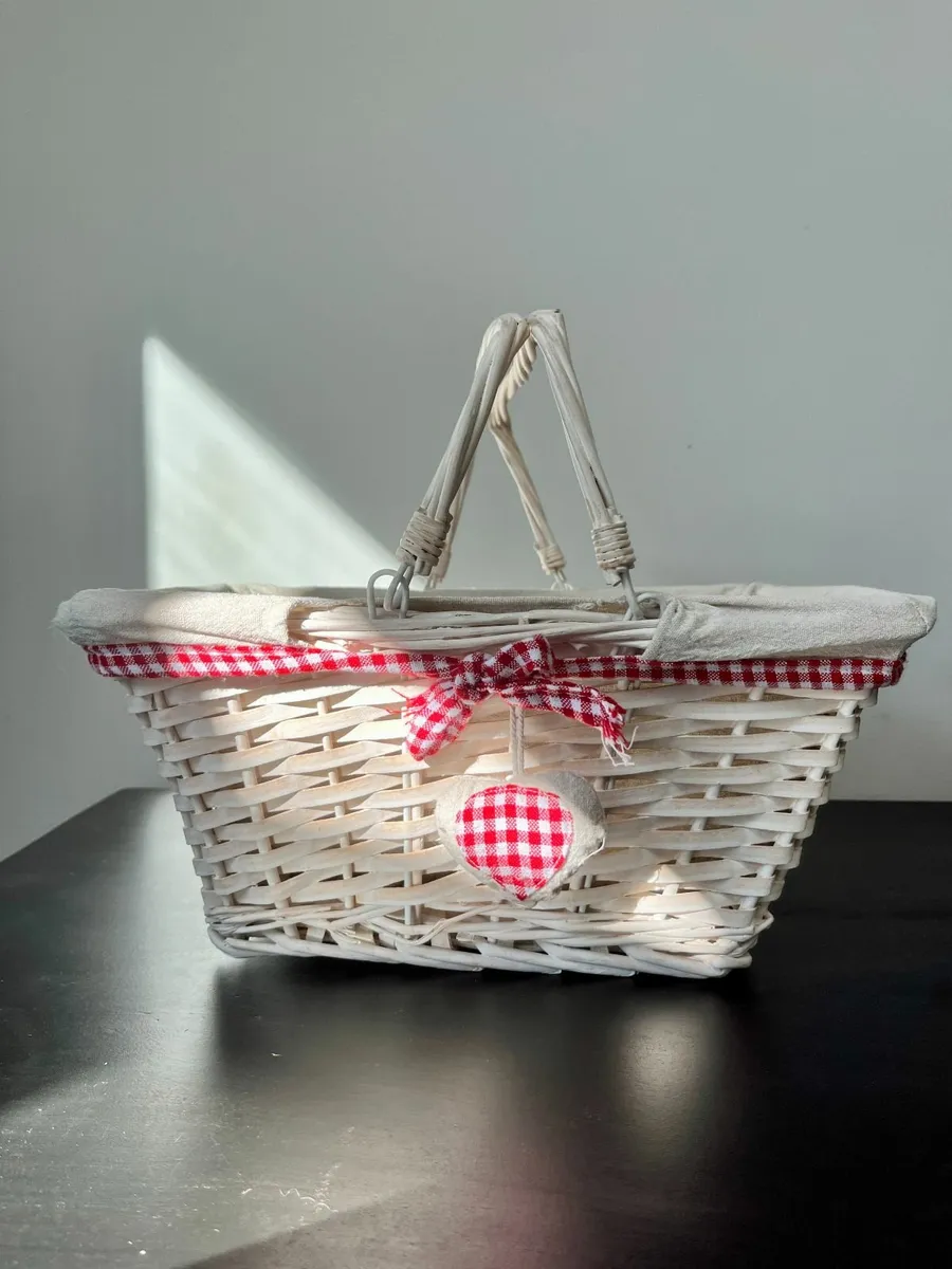 White Wicker Picnic Basket - Image 1
