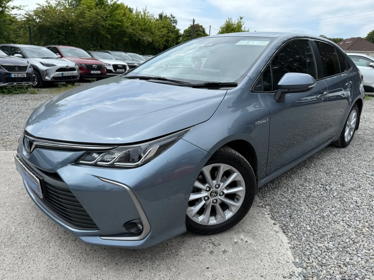 2019 Toyota Corolla  1.8 LUNA AUTO - Image 2