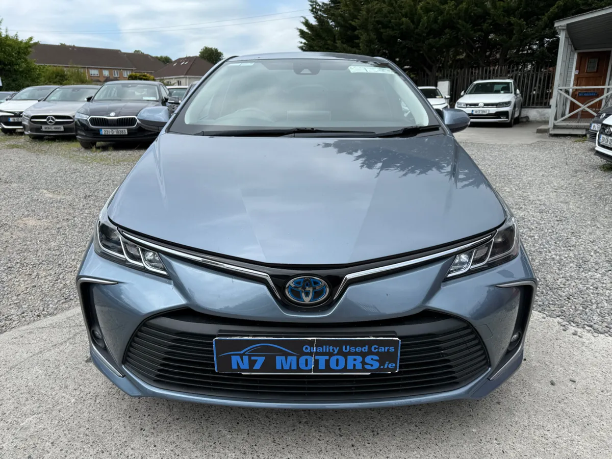 2019 Toyota Corolla  1.8 LUNA AUTO - Image 3