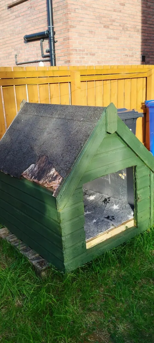 Dog house - Image 1