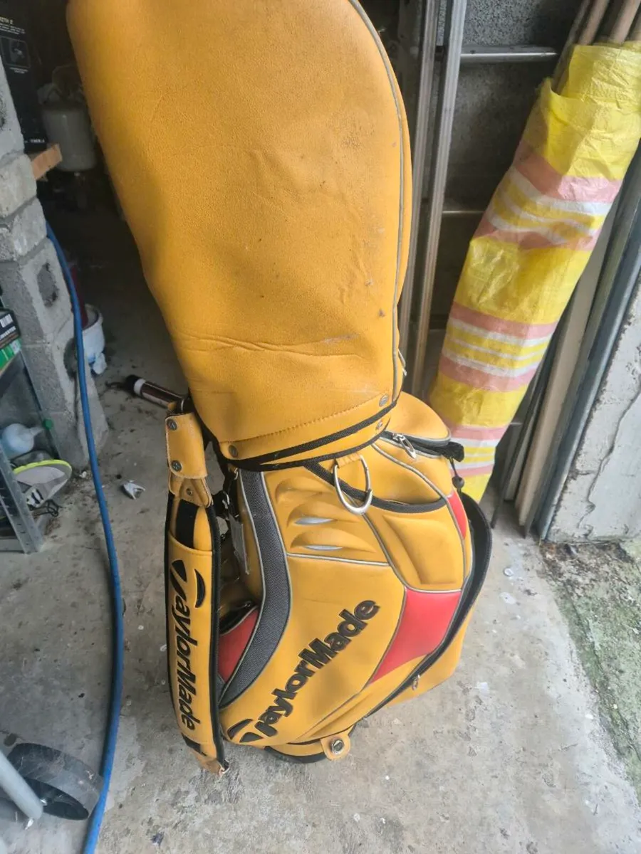 Taylormade tour bag - Image 1