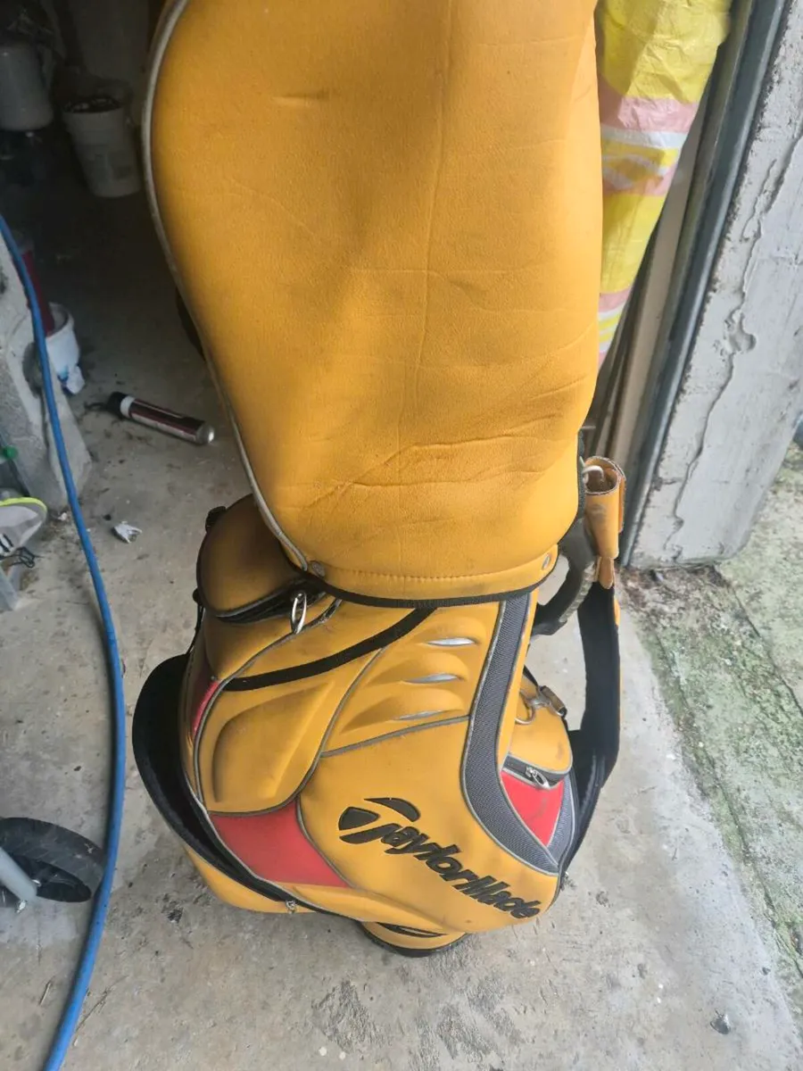Taylormade tour bag - Image 3