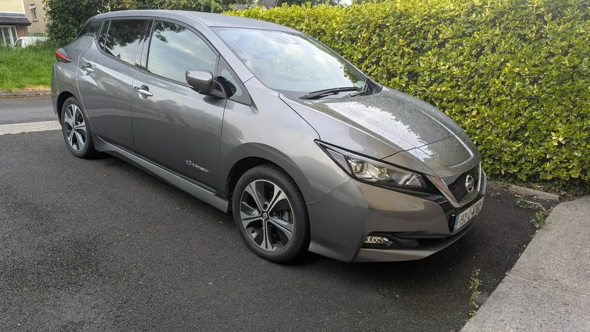 Nissan Leaf SVE 40Kwh Top Spec Very Low Mileage - Image 2