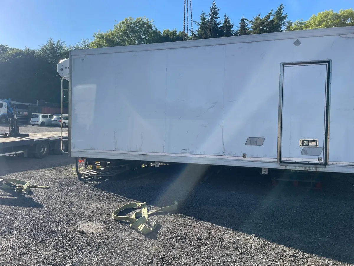 Thermo King T-800R fridge box - Image 2