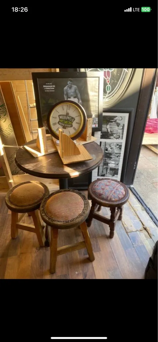 At table and stools - Image 1