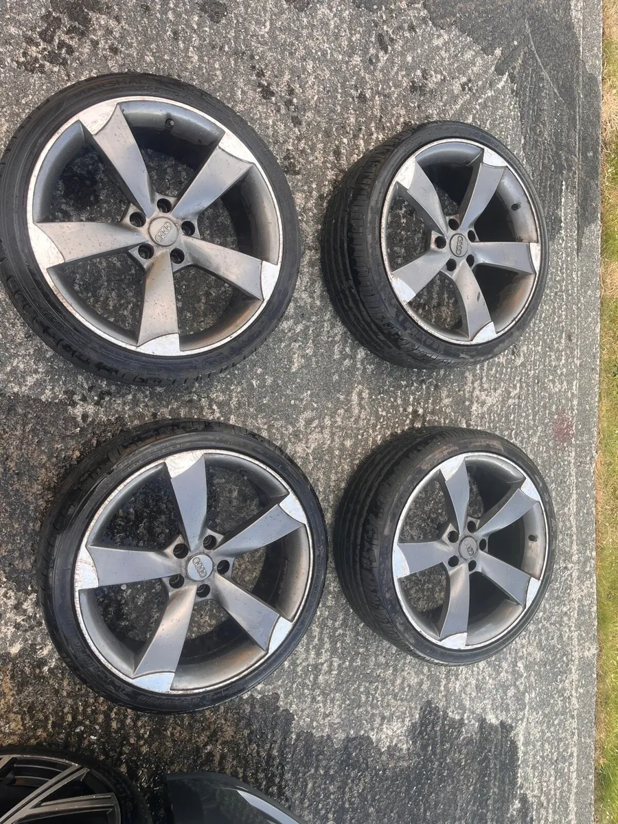 19 Ttrs Car alloys - Image 2