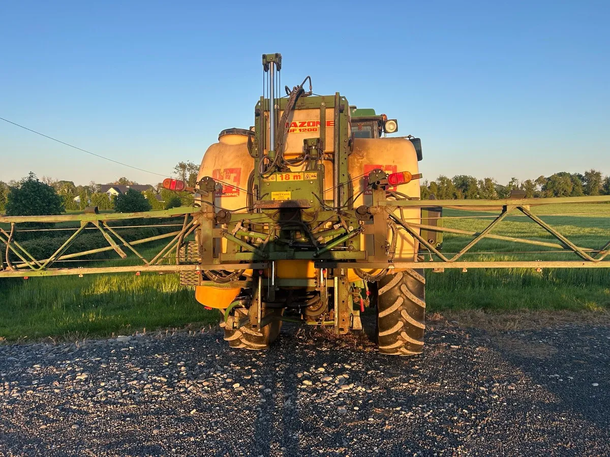 Amazone UF1200 18m Sprayer - Image 3
