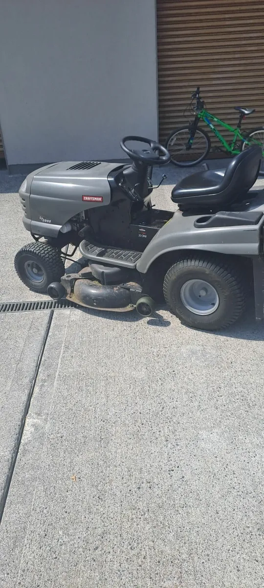 Ride on mower - Image 2