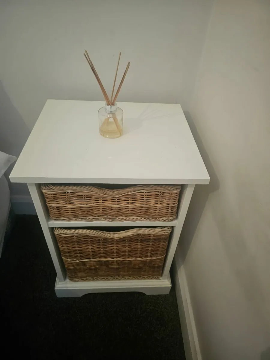 Bed side unit - Image 1