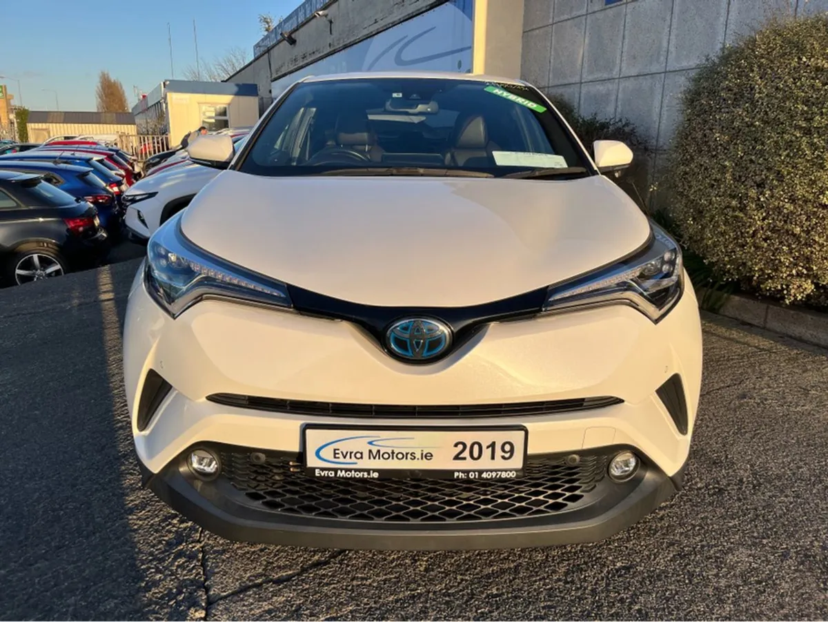 Toyota C-HR SOL Automatic Hybrid 1.8 Petrol //hig - Image 2