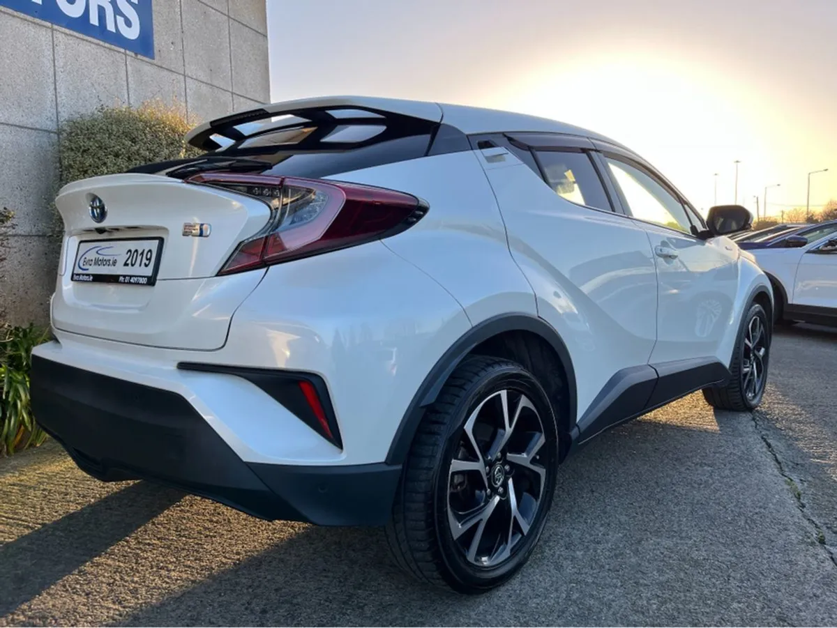 Toyota C-HR SOL Automatic Hybrid 1.8 Petrol //hig - Image 4
