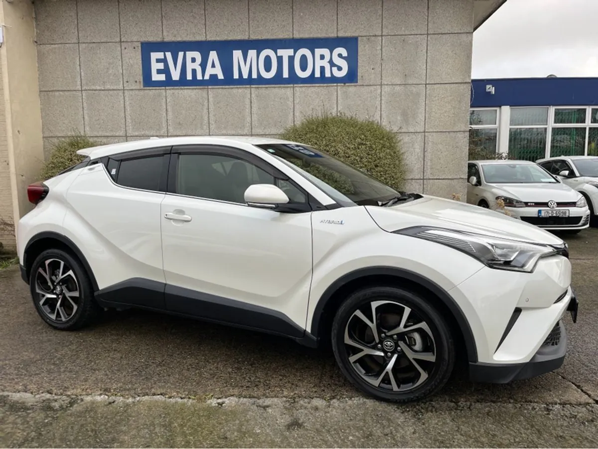 Toyota C-HR SOL Automatic Hybrid 1.8 Petrol //hig - Image 2