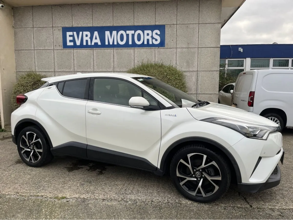 Toyota C-HR SOL Automatic 1.8 Hybrid Petrol //hig - Image 2