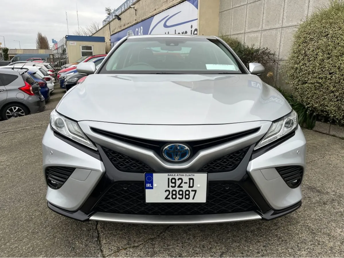 Toyota Camry Automatic Hybrid 2.5 Petrol //low Mi - Image 4