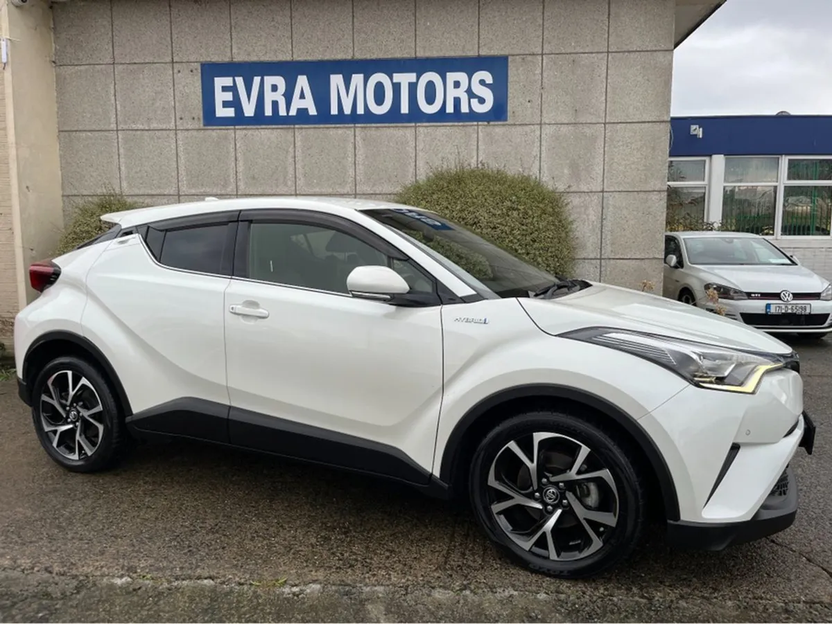 Toyota C-HR SOL Hybrid Automatic 1.8 Petrol //hig - Image 2