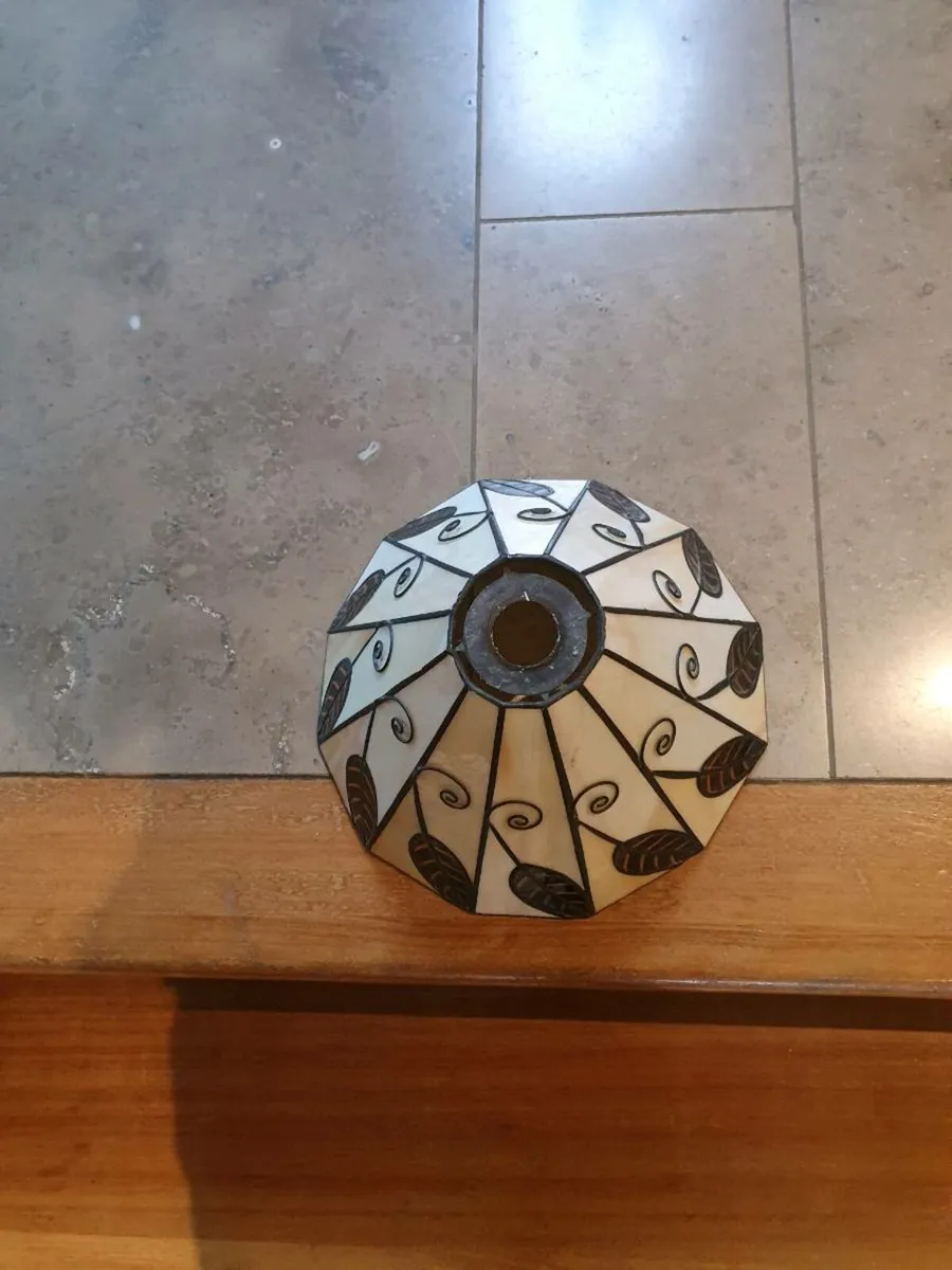 Tiffany Lampshade - Image 1