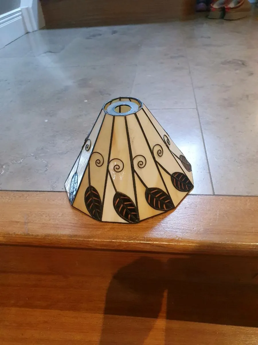 Tiffany Lampshade - Image 2