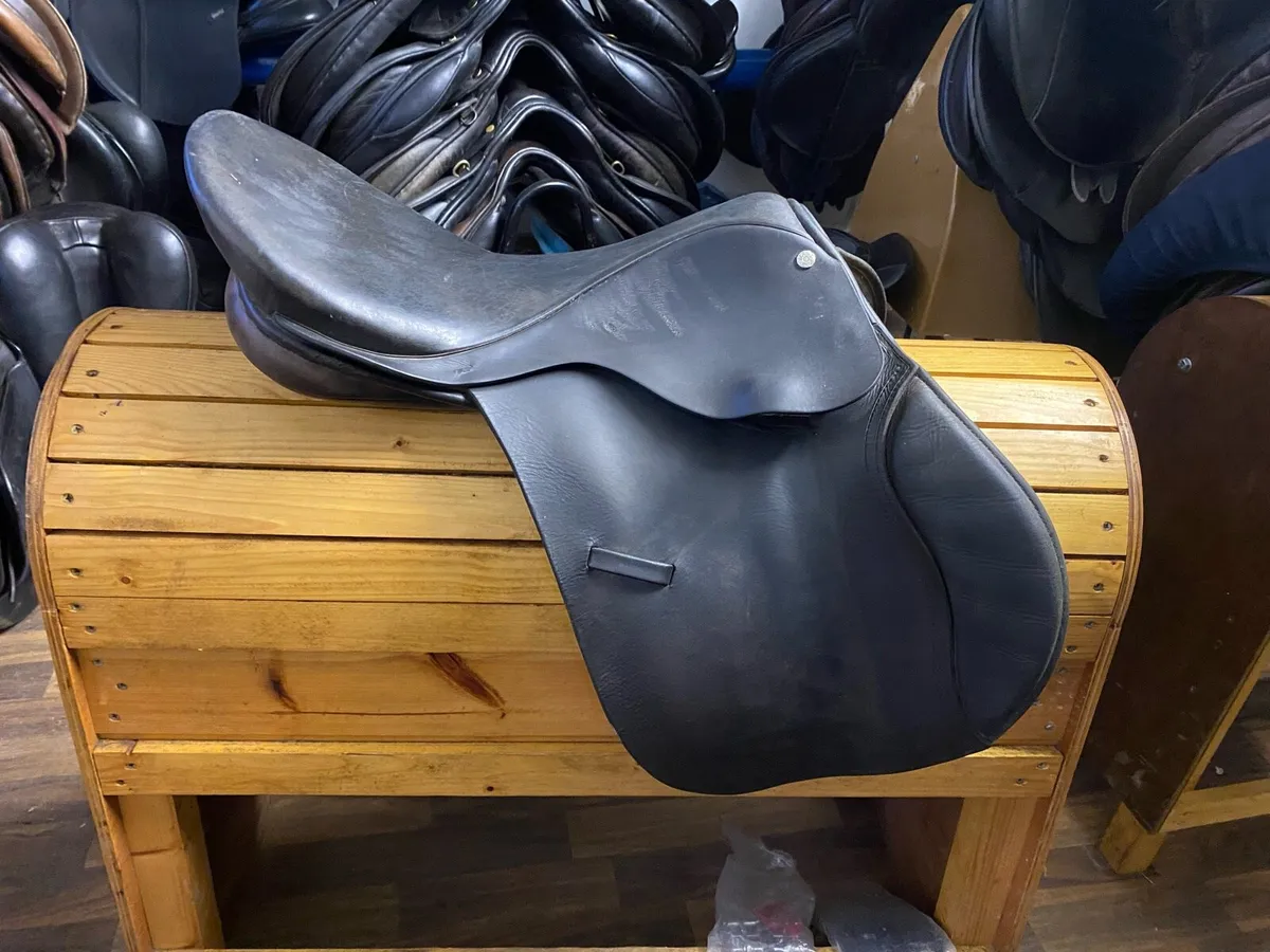 Berney brothers 16.5 black leather saddle - Image 1