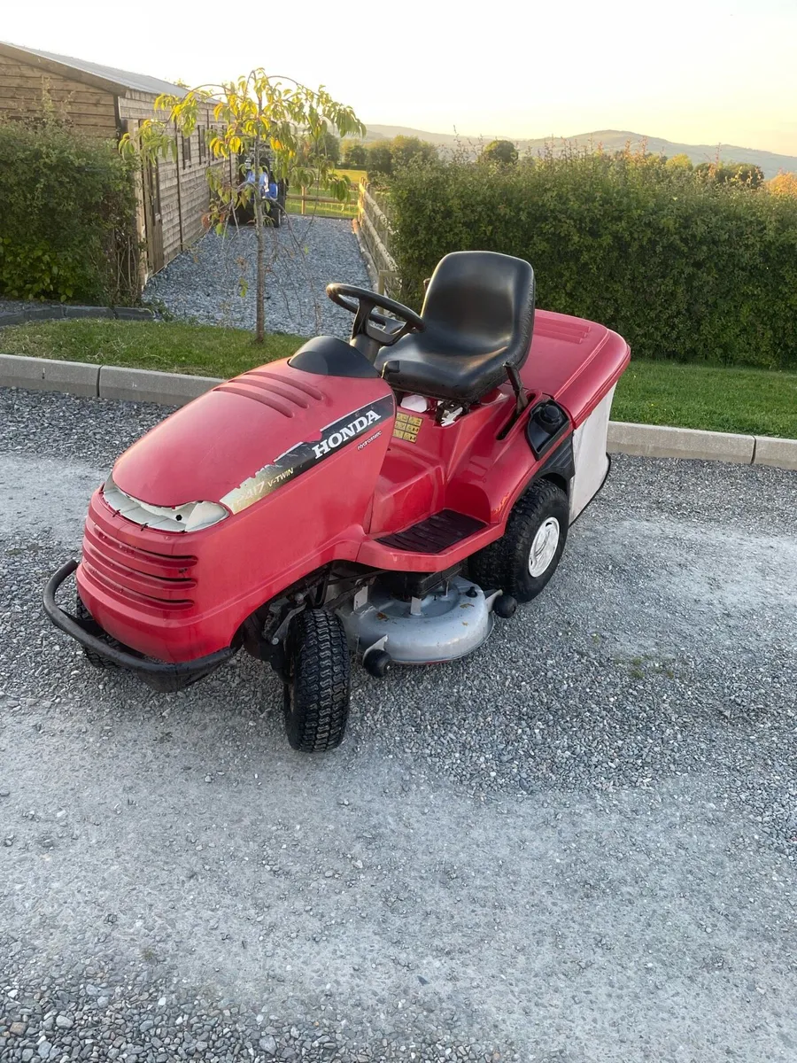 Honda 2417 lawnmower - Image 1