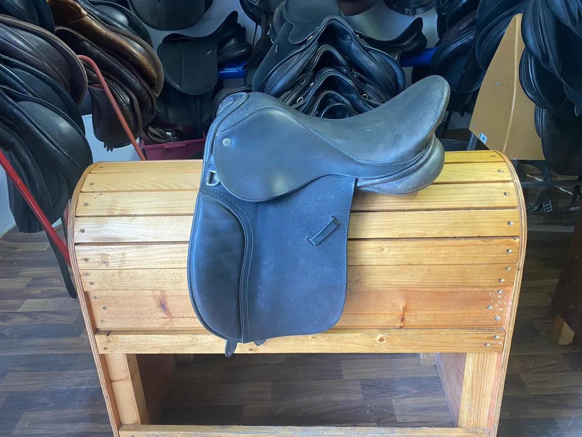 Sandringham 15” Leather pony saddle - Image 1
