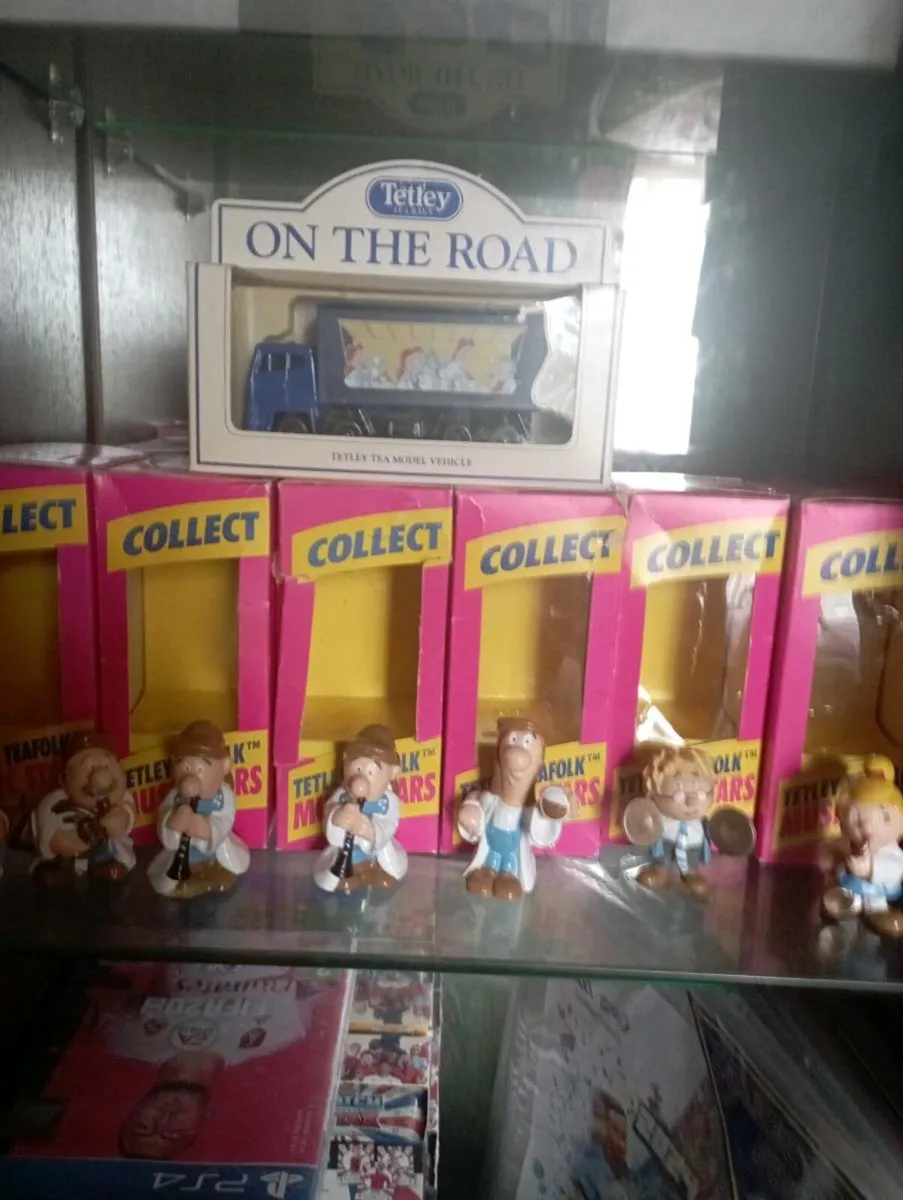 THE TETLEY TEAFOKE MUSIC STARS FIGURES - Image 3