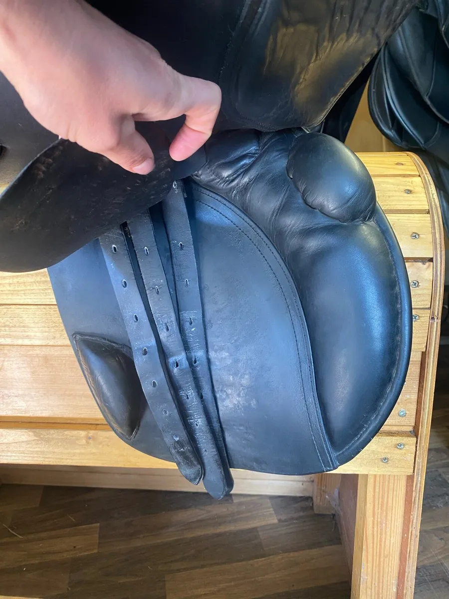 Euroriding 17.5 narrow Leather saddle - Image 4