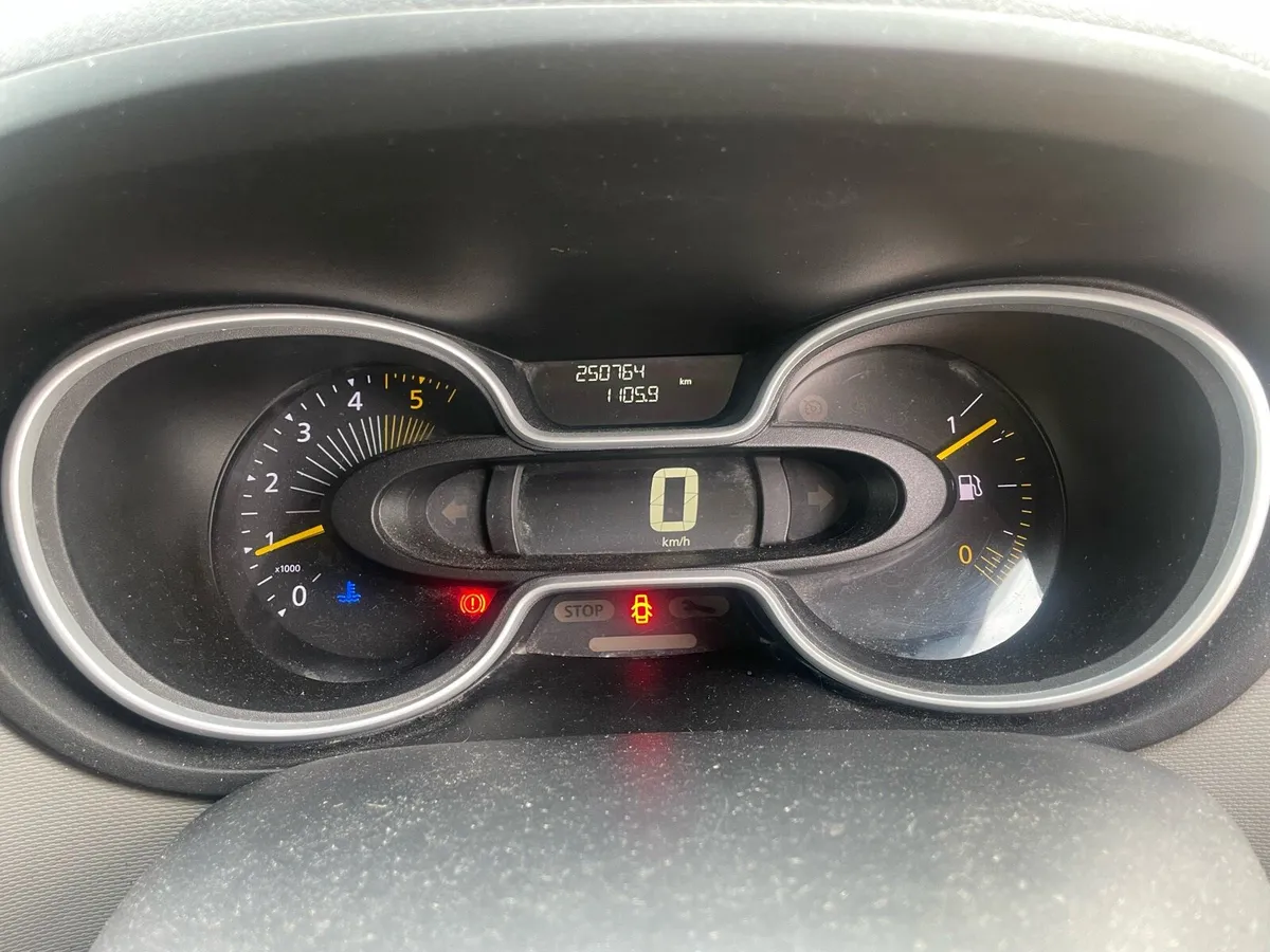 Renault traffic - Image 3