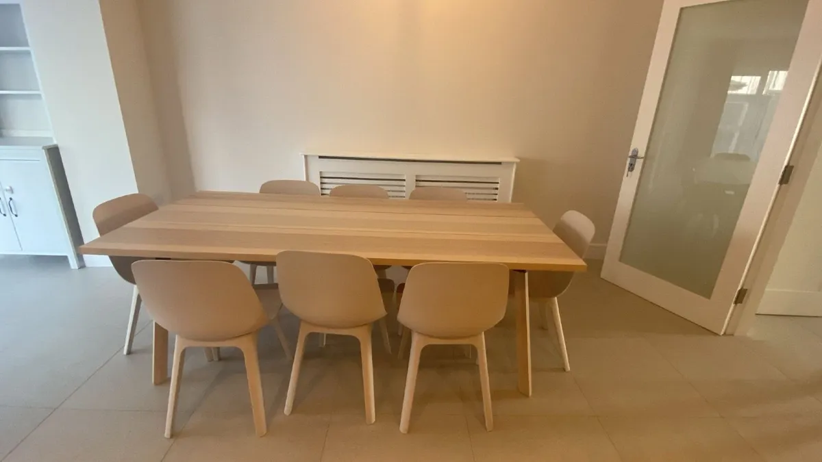 Kitchen table with 8 seats (table and chairs inc.) - Image 3