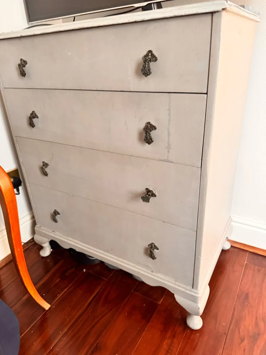 Chest of drawers - Image 1