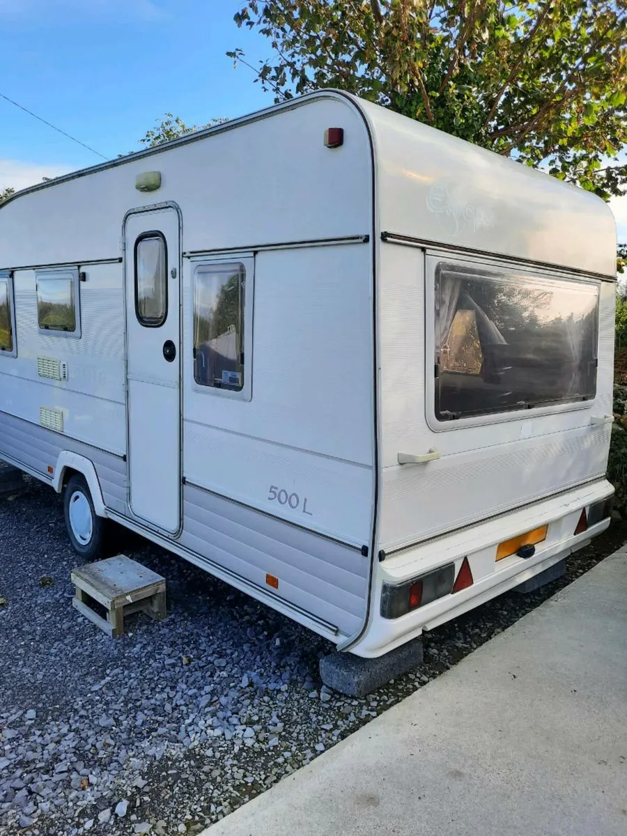 Caravan - Image 2