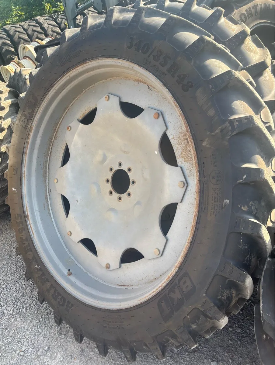 Row crop wheels ( New Holland / Case/ etc..) - Image 1