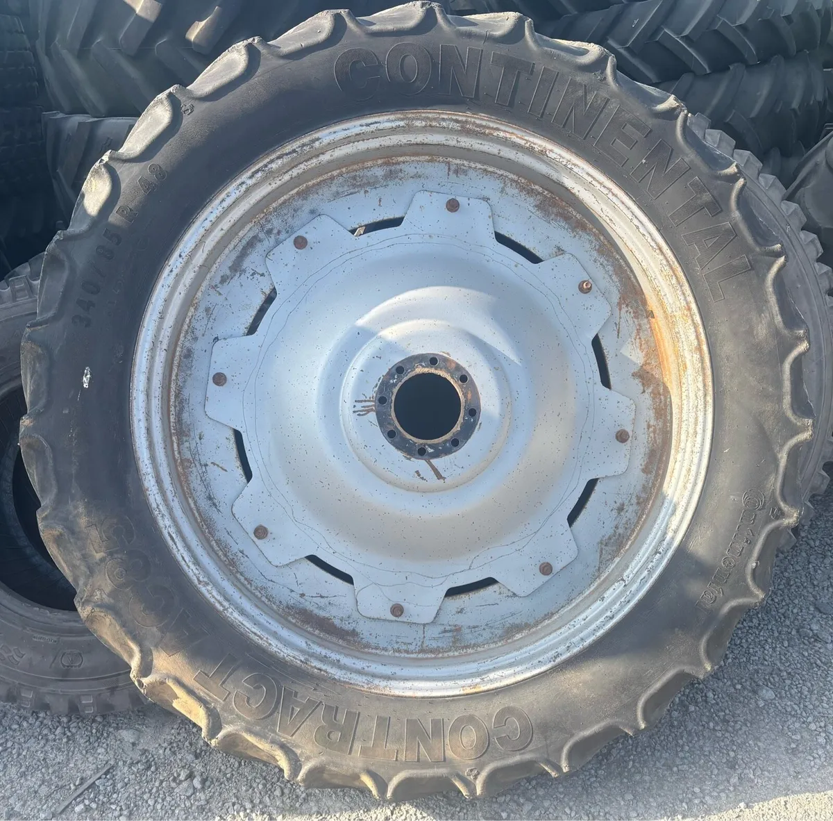 Row crop wheels ( New Holland / Case/ etc..) - Image 2
