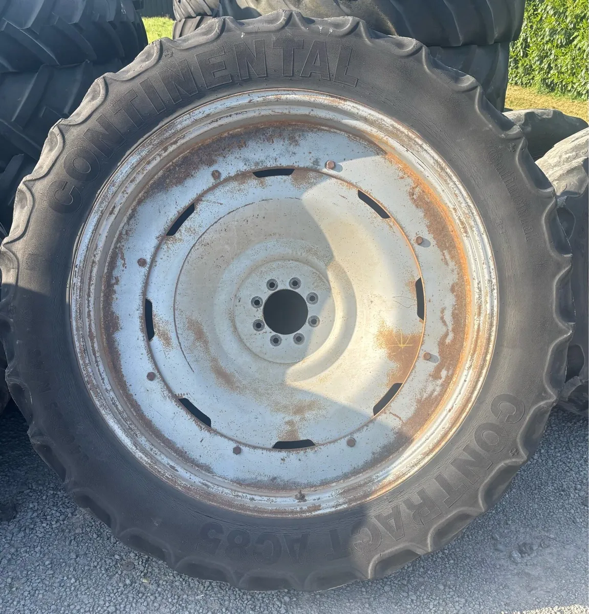 Row crop wheels ( New Holland / Case/ etc..) - Image 3