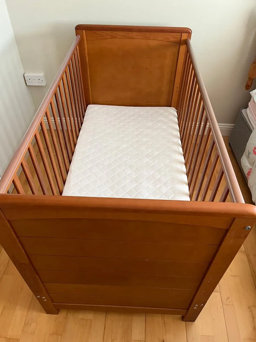Cot bed