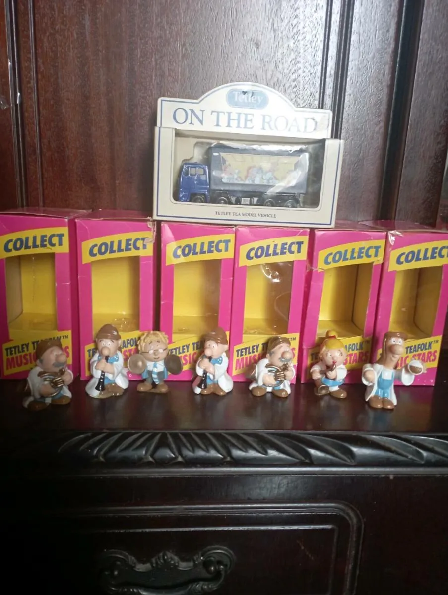 THE TETLEY TEAFOKE MUSIC STARS FIGURES - Image 1