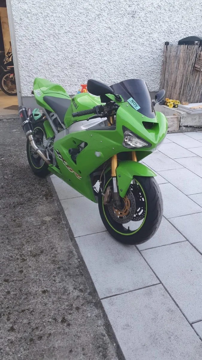 Kawasaki Ninja zxr636 2004 - Image 2