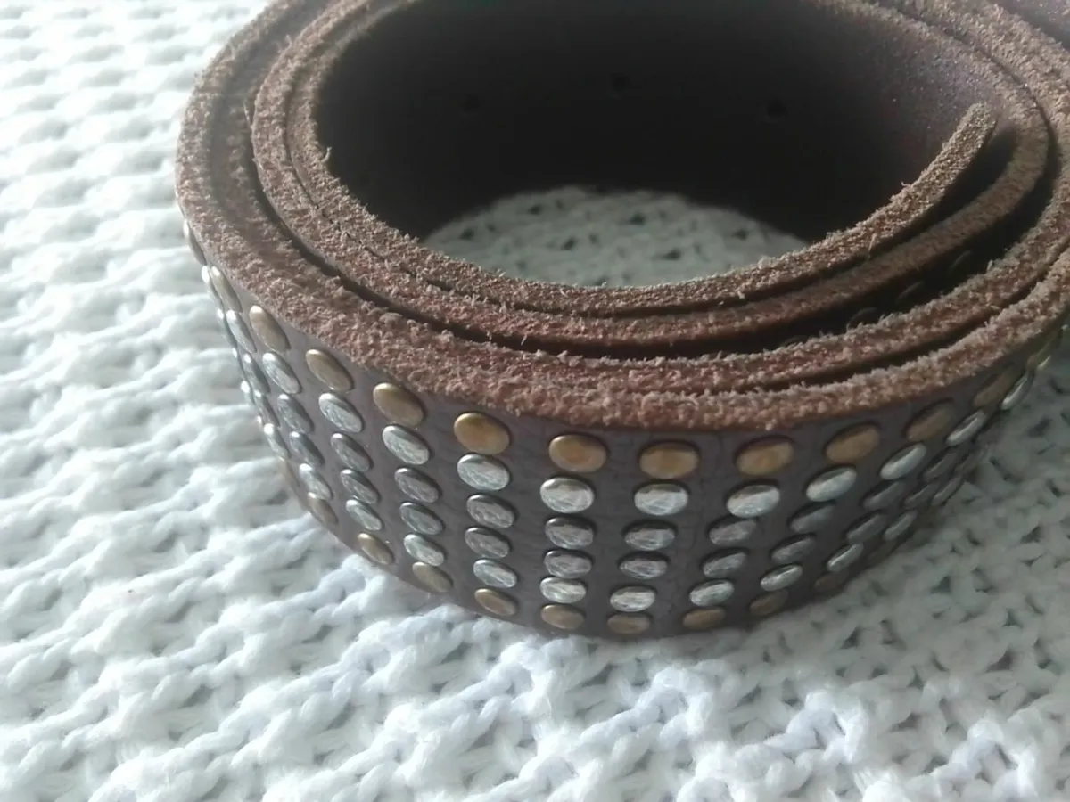 WAREHOUSE BROWN LEATHER STUDDED BELT M-L NEW - Image 1