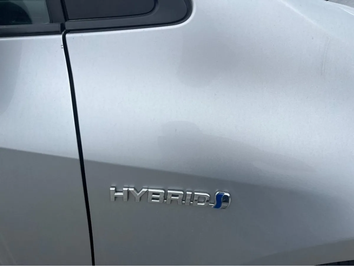 Suzuki Swace 1.8 Hybrid Sz-t CVT 4DR Auto Finance - Image 4