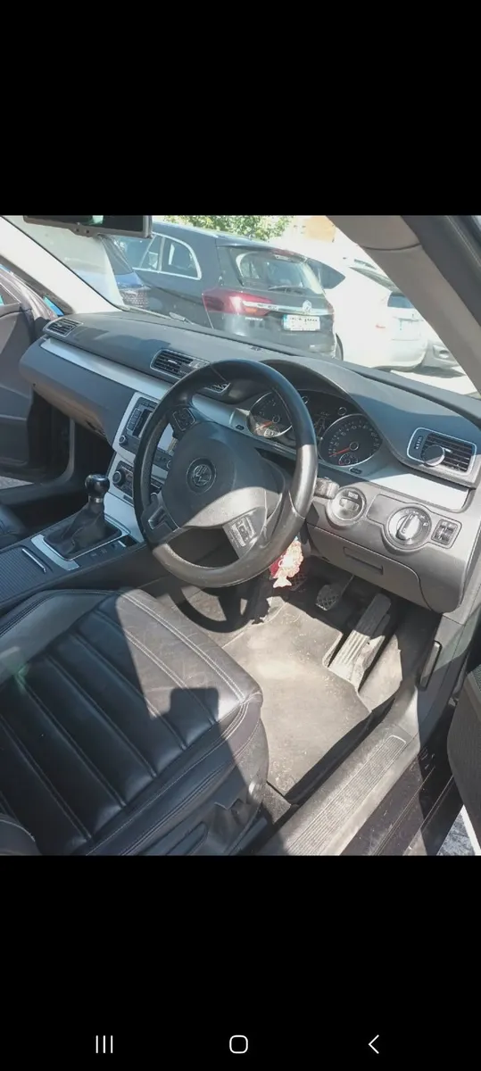 Volkswagen Passat 2012 - Image 4