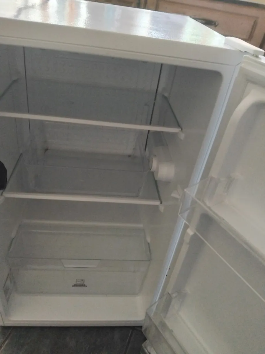 Under counter fridge, sorry, gone to charity. No l - Image 2