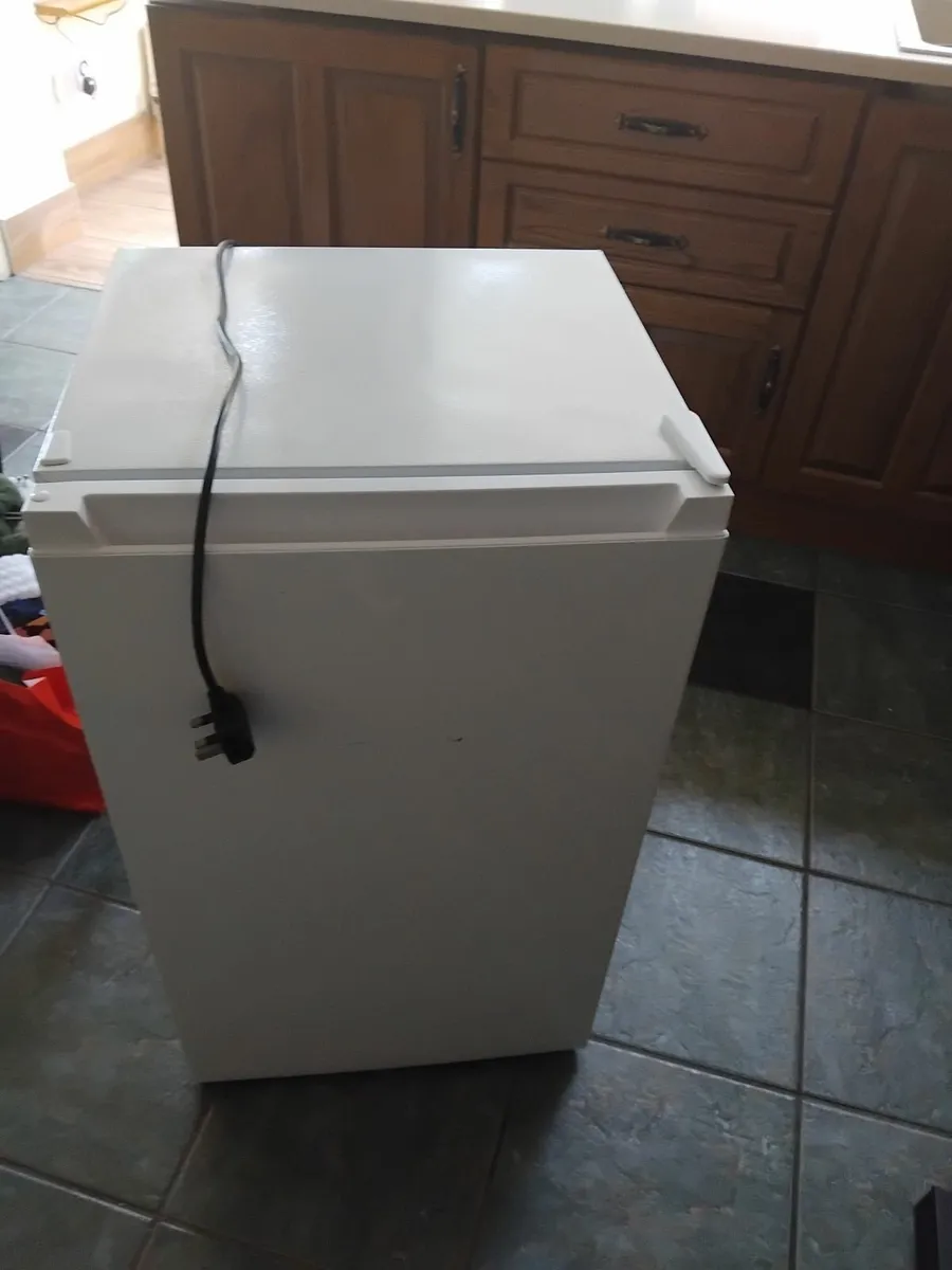 Under counter fridge, sorry, gone to charity. No l - Image 3