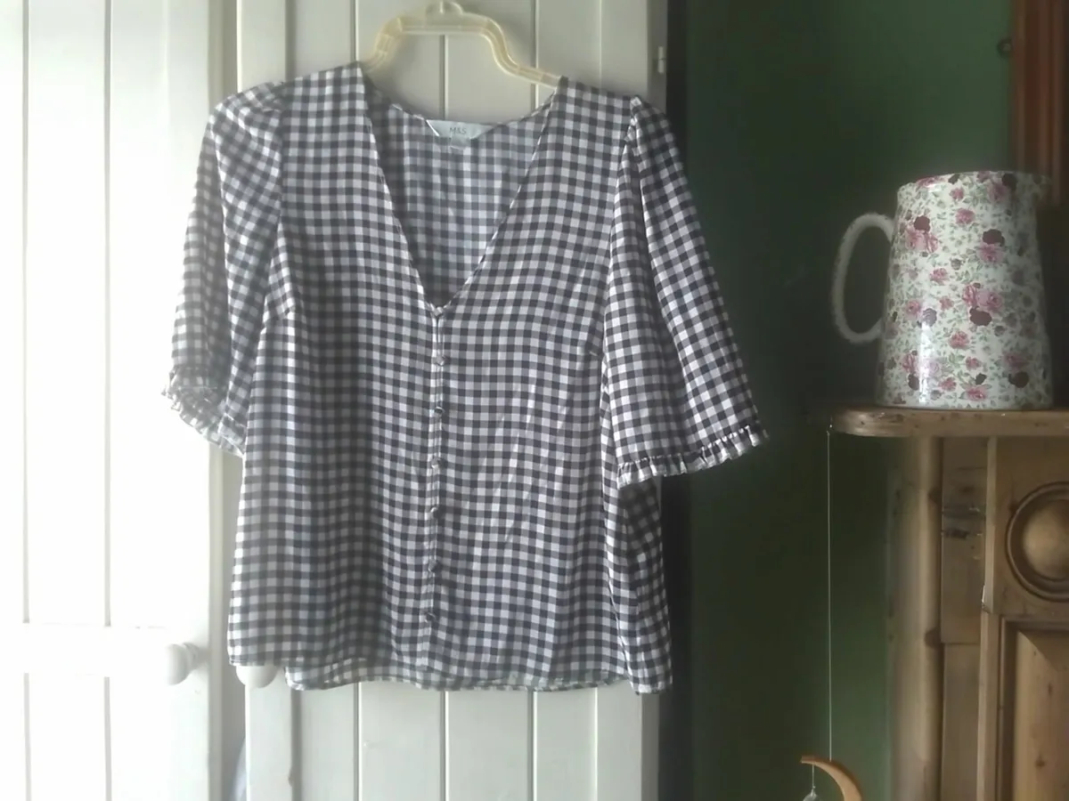 Marks & Spencer black and white gingham top 12-14 - Image 1