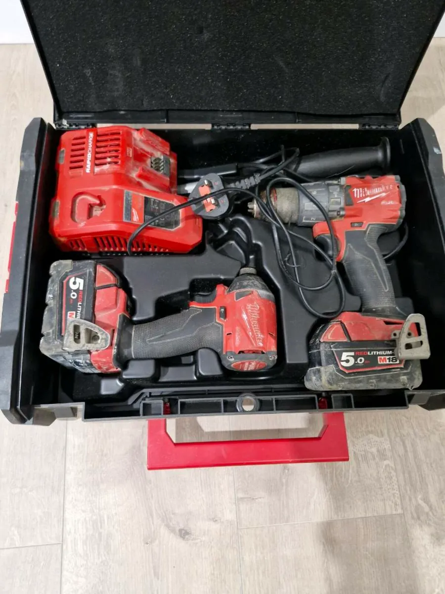 Milwaukee combi drill set