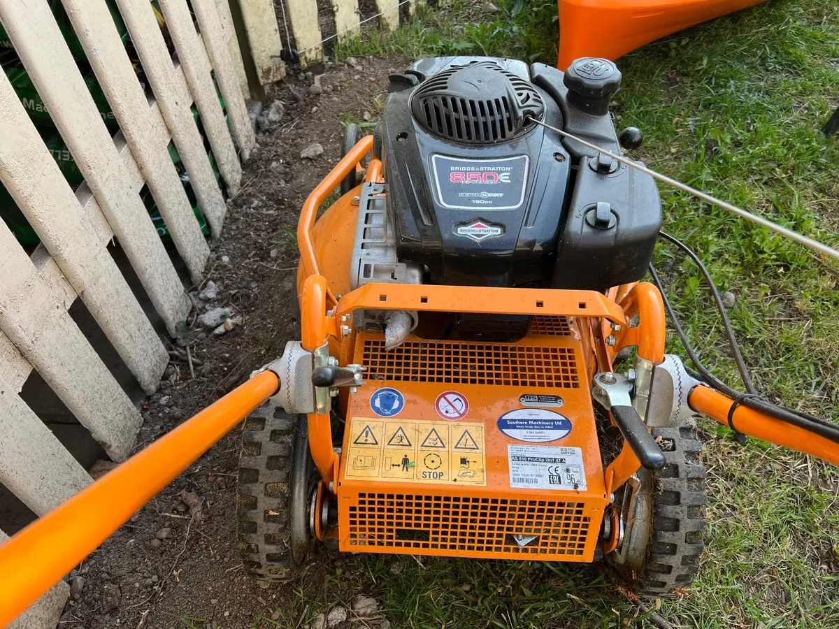 Lawn mower - Image 1