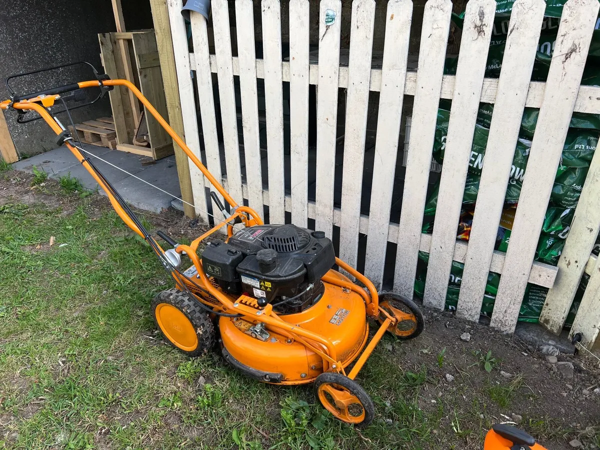 Lawn mower - Image 2