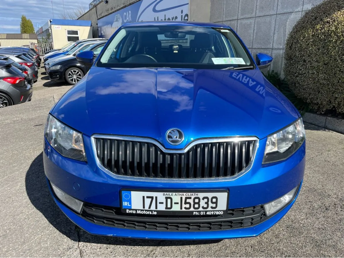 Skoda Octavia Style 1.6 TDI 110HP //high Spec// - Image 3