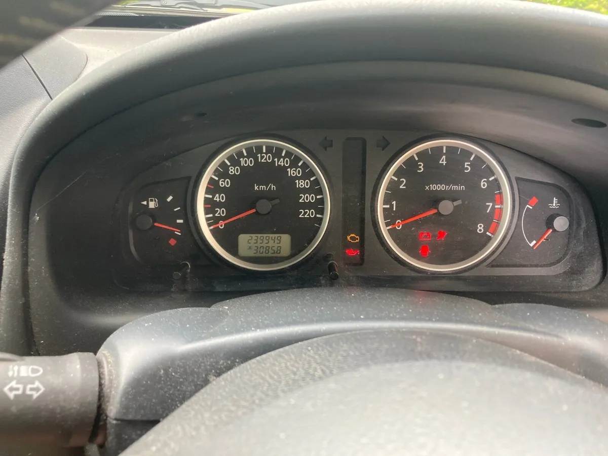 Nissan Almera 2005 - Image 2