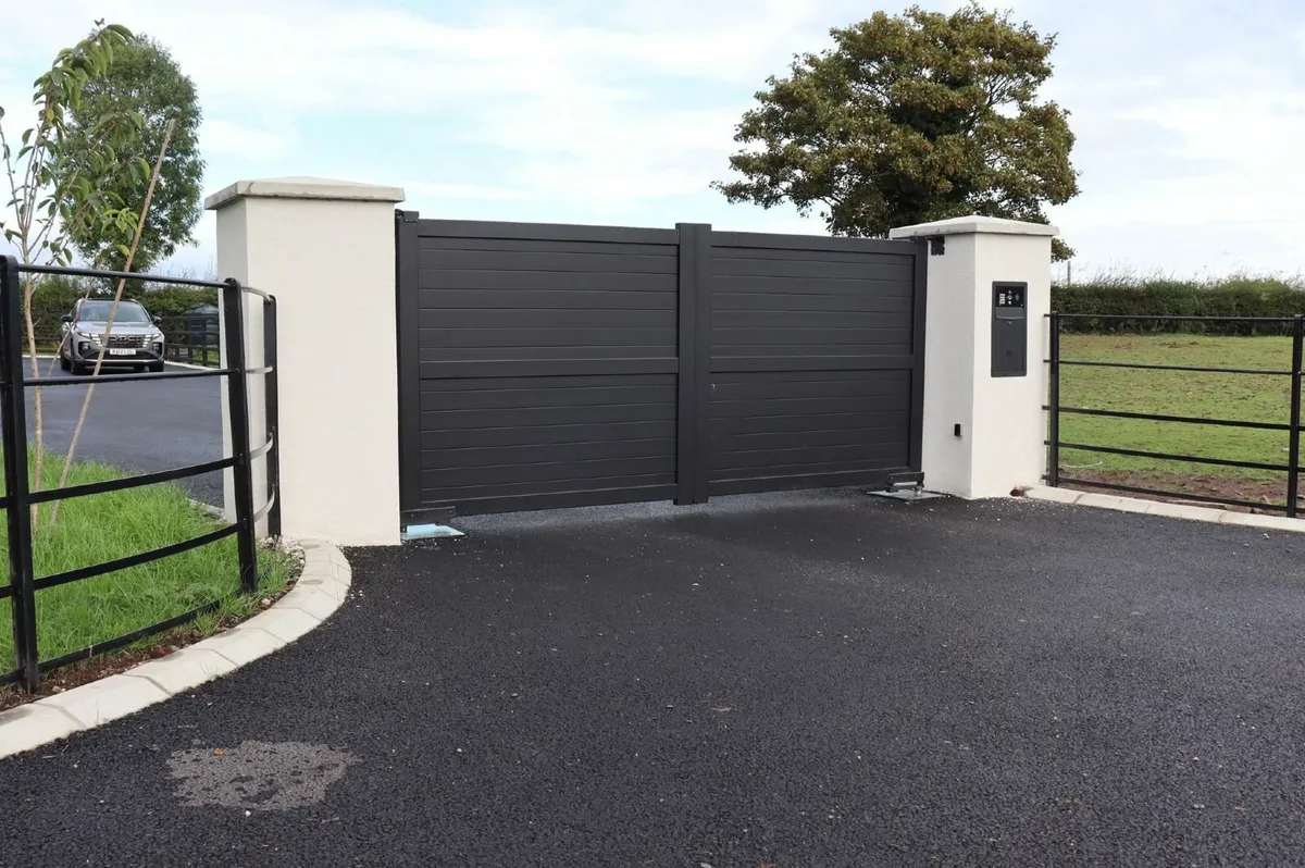 Aluminium Driveway House Entrance Gates - Image 1