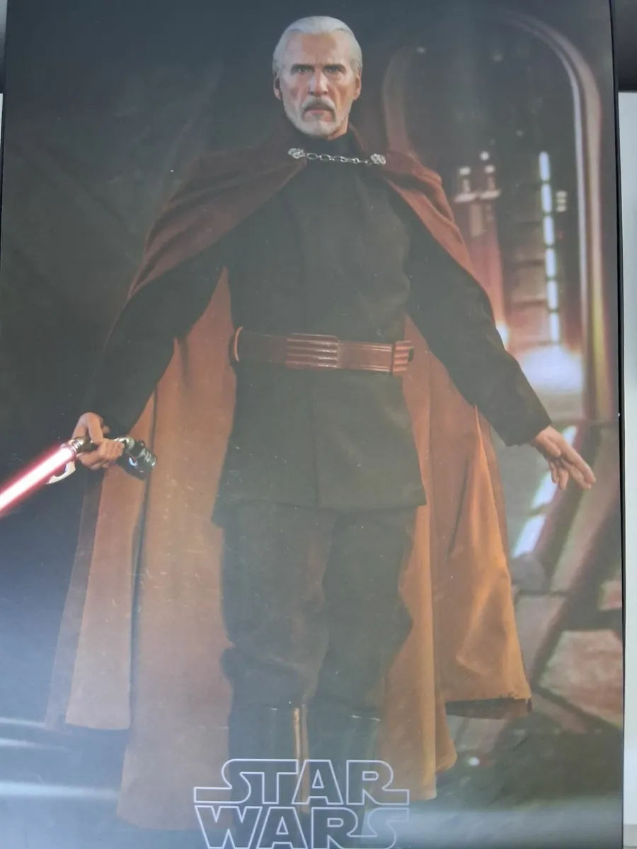 Hot Toys Star Wars Count Dooku - Image 2